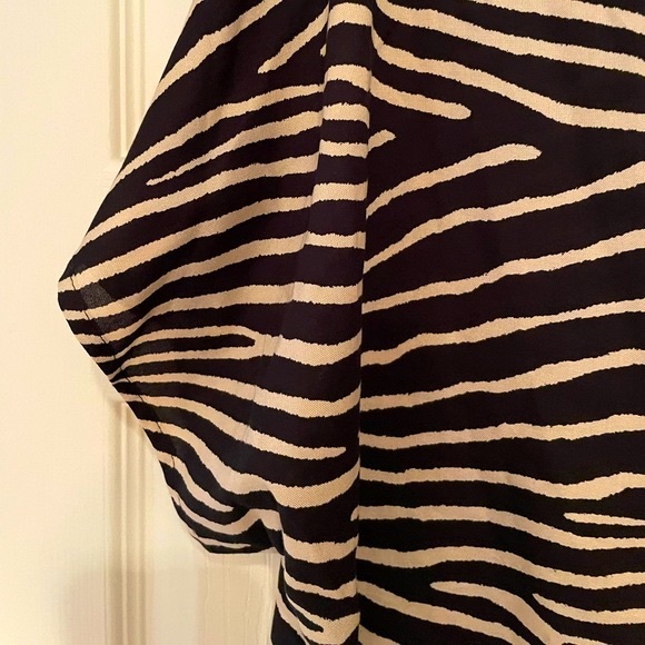 H&M Zebra Print Button Front Crop Top Sz 14 - Picture 5 of 11
